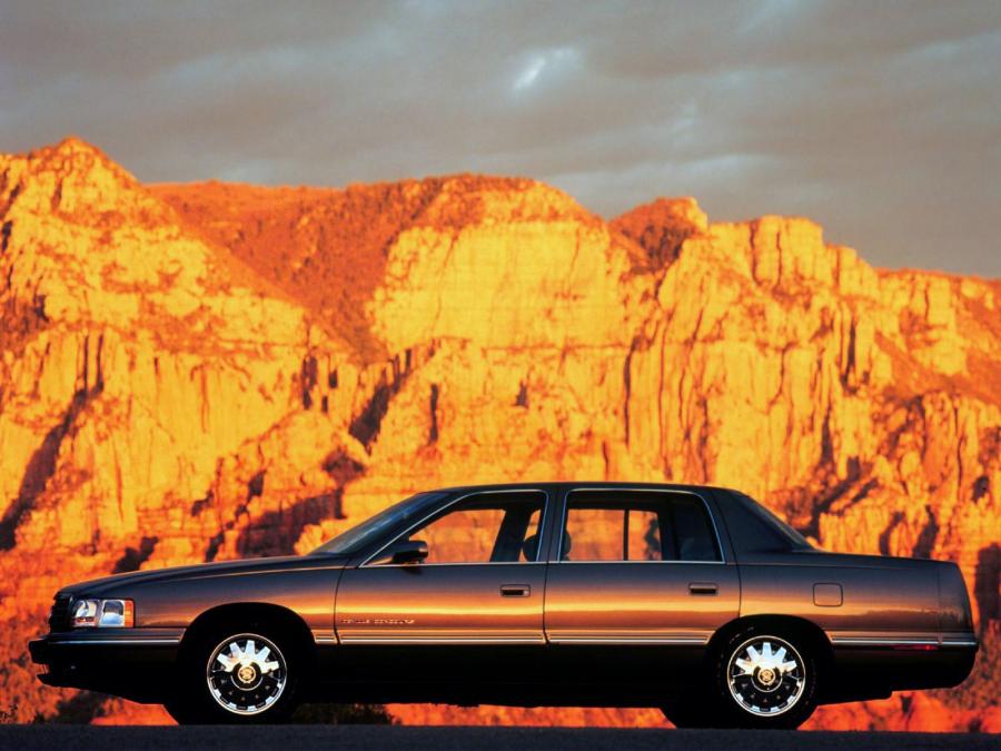  Cadillac DeVille Concours 1997 года  (фото 10 из 21)